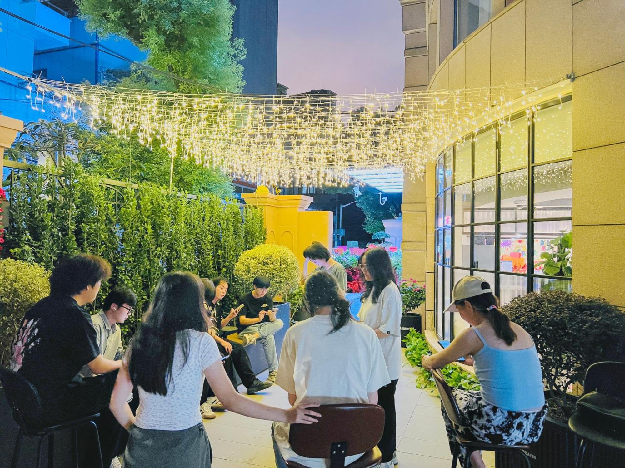 Dayin Garden Hotel -Near People'S Square & Nanjing Road-Large Social Area -Bar -Cafe -Gym -Free Laundry Luggage Storage -24H Front Desk-English Service 上海 外观 照片